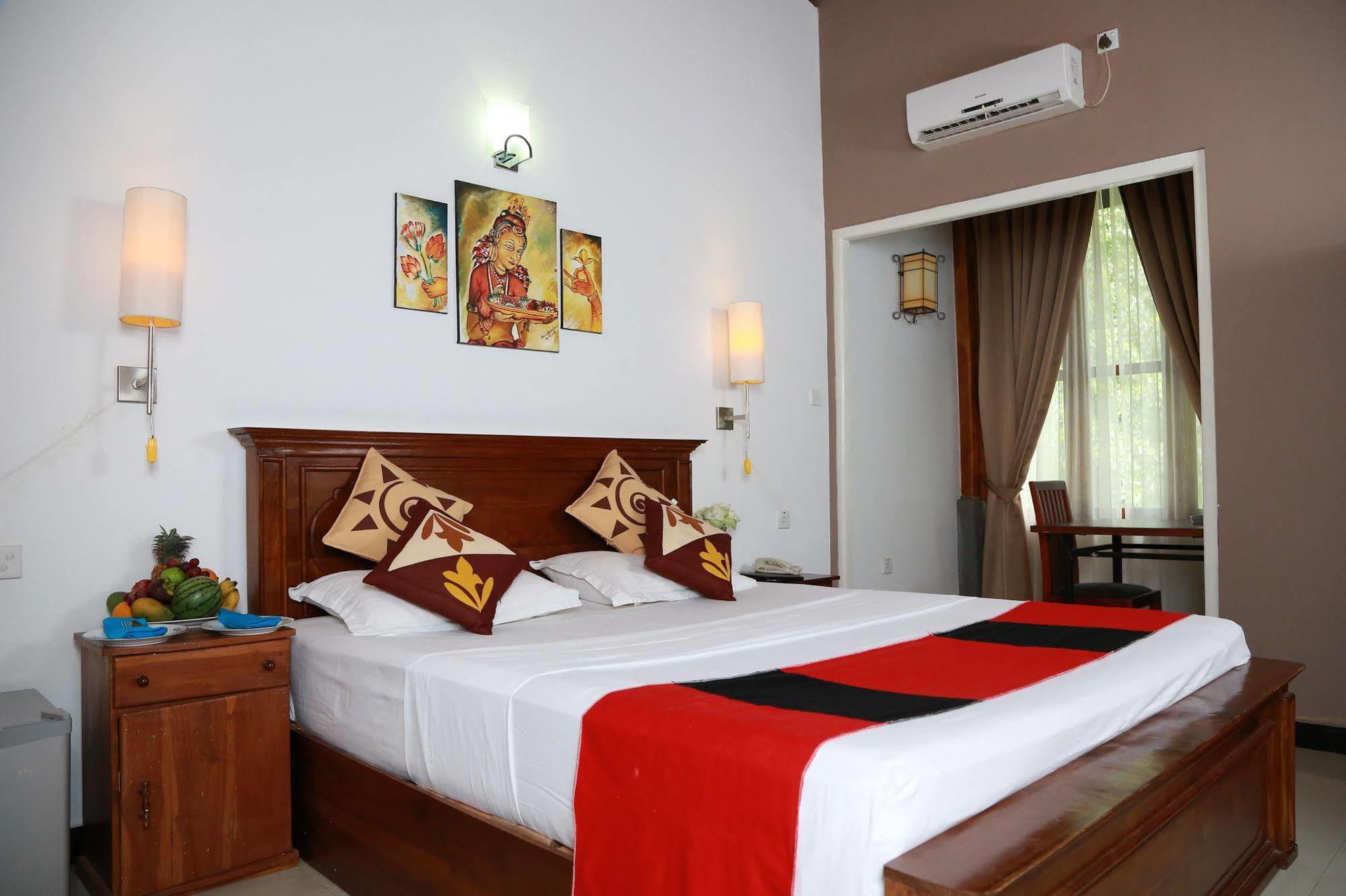 Grand Kalundawa - Dambulla'S Hidden Secret Hotel ภายนอก รูปภาพ