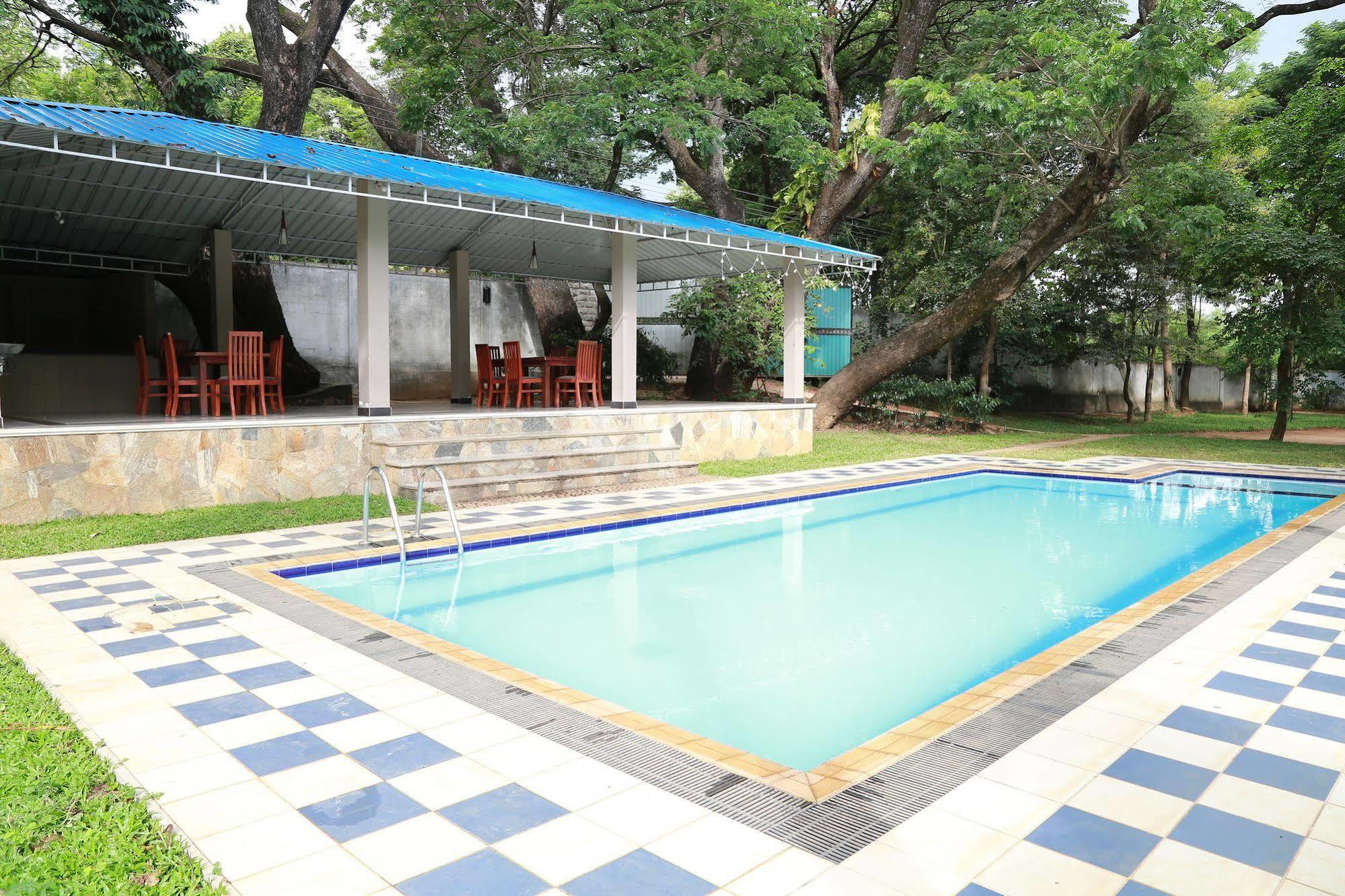 Grand Kalundawa - Dambulla'S Hidden Secret Hotel ภายนอก รูปภาพ